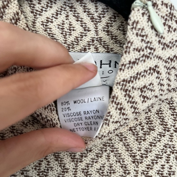 St.John Collection By Marie Gray vintage Wool-Blend Sleeveless Shirt - Picture 3 of 7